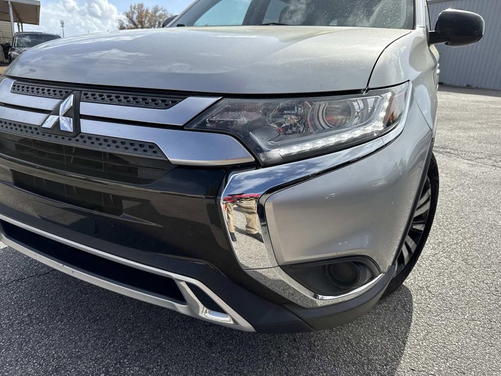Used 2020 Mitsubishi Outlander ES image 9
