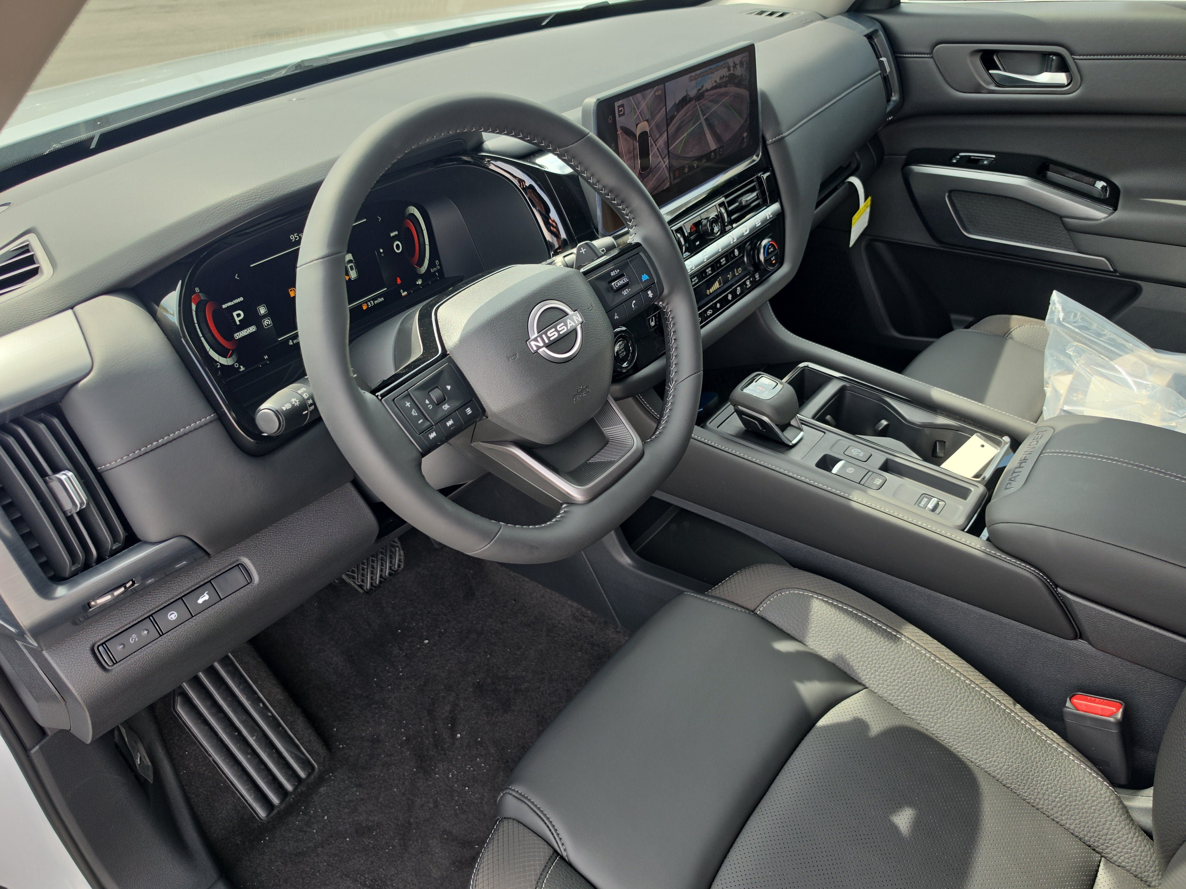 New 2026 Nissan Pathfinder SL FWD image 18