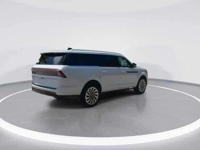 New 2025 Lincoln Navigator L Black Label AWD/4WD image 8