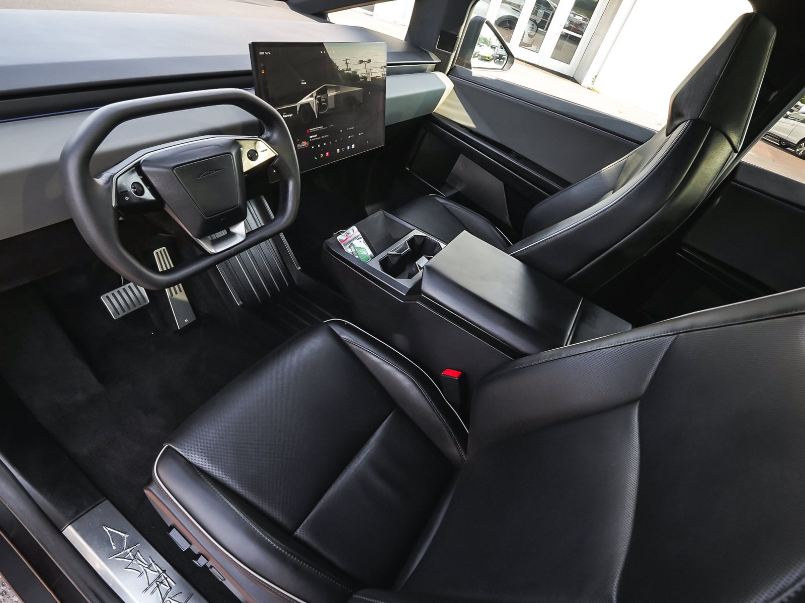 Used 2025 Tesla Cybertruck AWD Crew Cab image 16