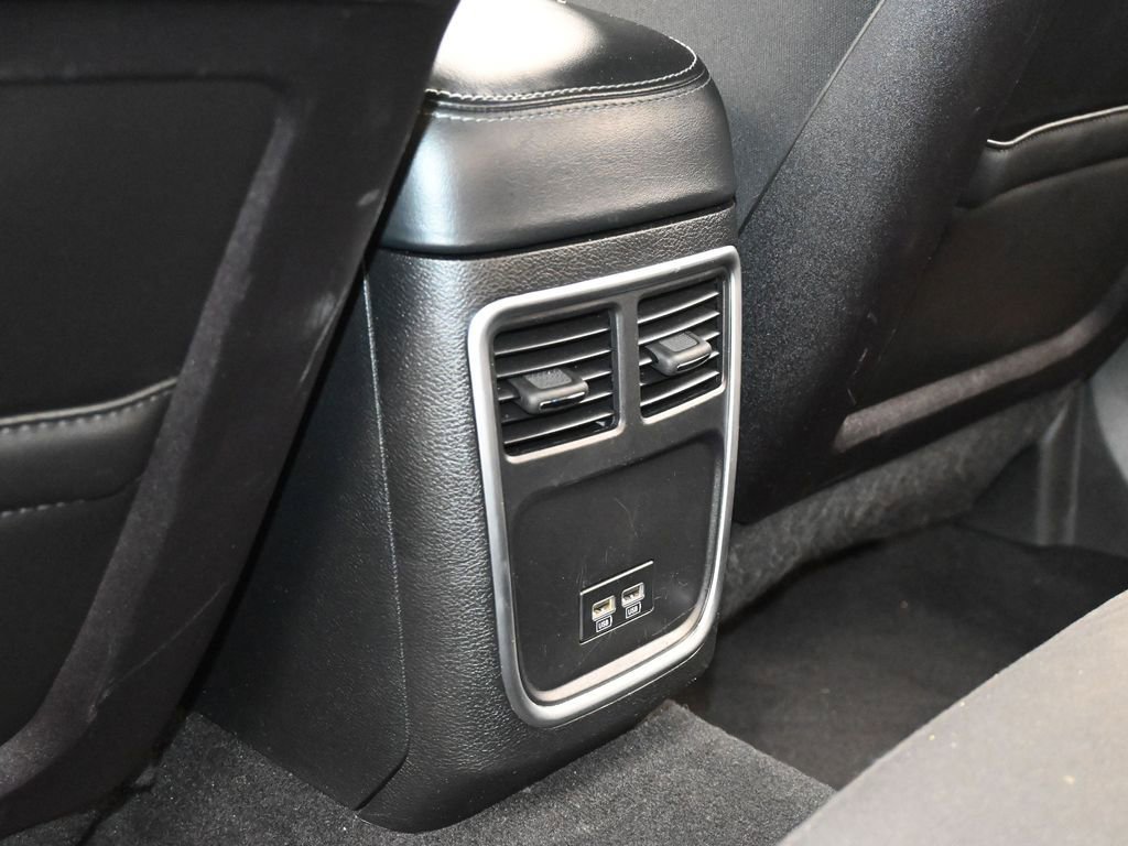 Used 2019 Dodge Charger SXT image 32
