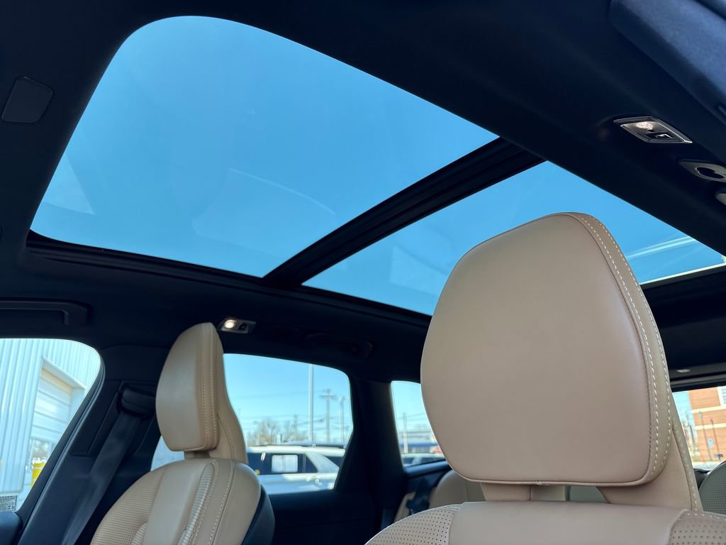 Used 2021 Volvo XC60 T5 Inscription w/ Advanced Package image 16