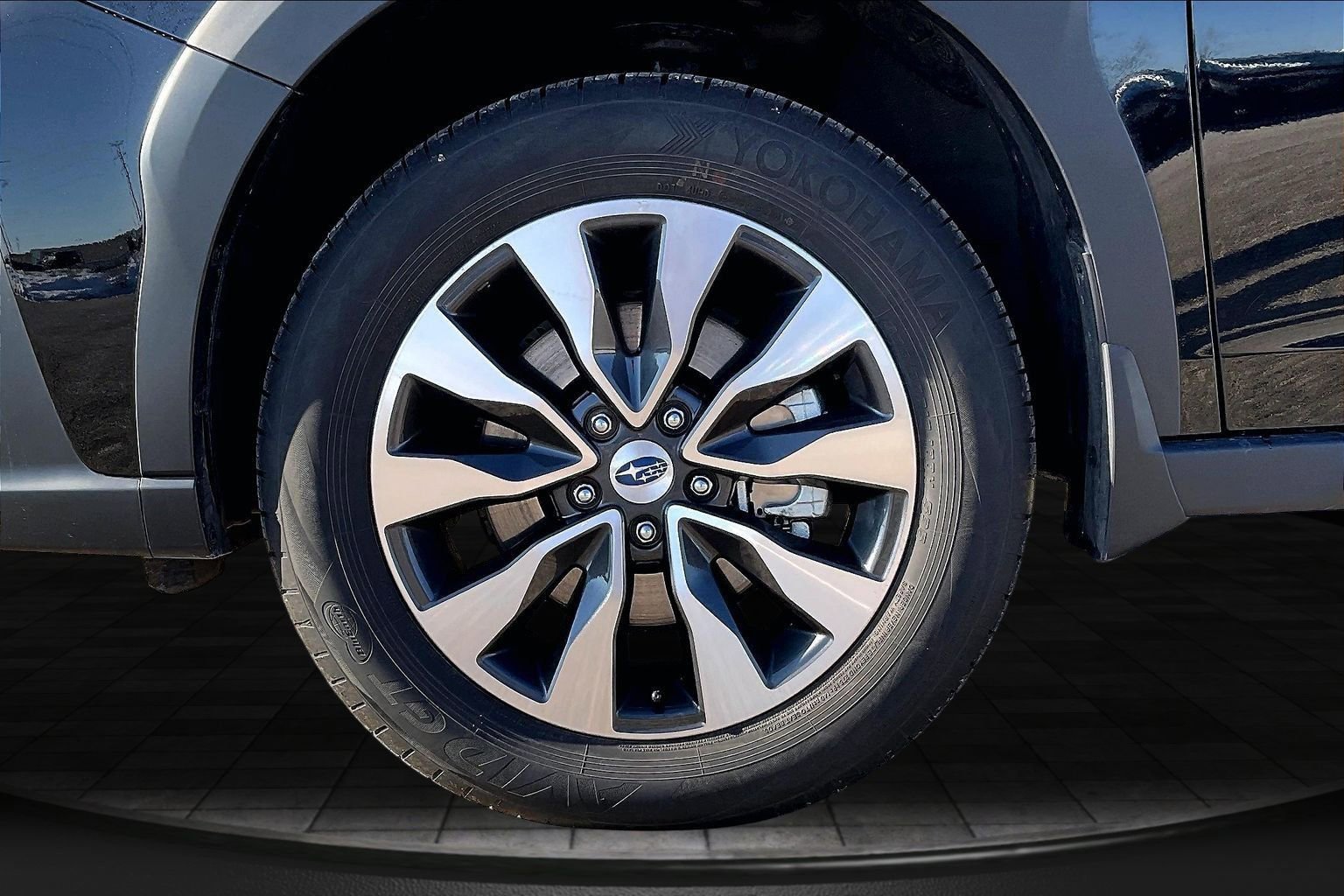 Certified 2025 Subaru Outback Touring w/ Popular Package #2 image 8