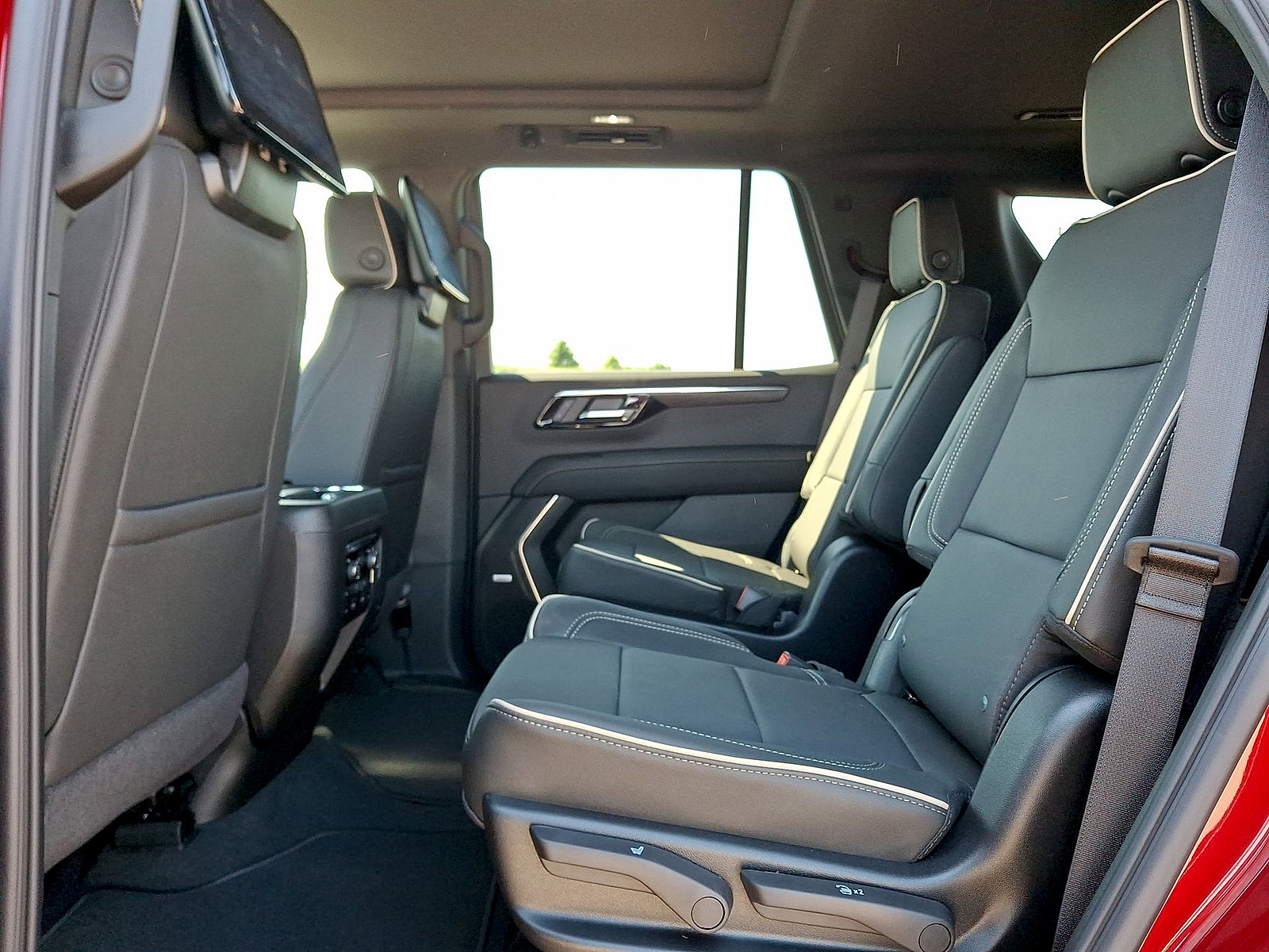 New 2026 Chevrolet Tahoe Premier AWD/4WD image 13