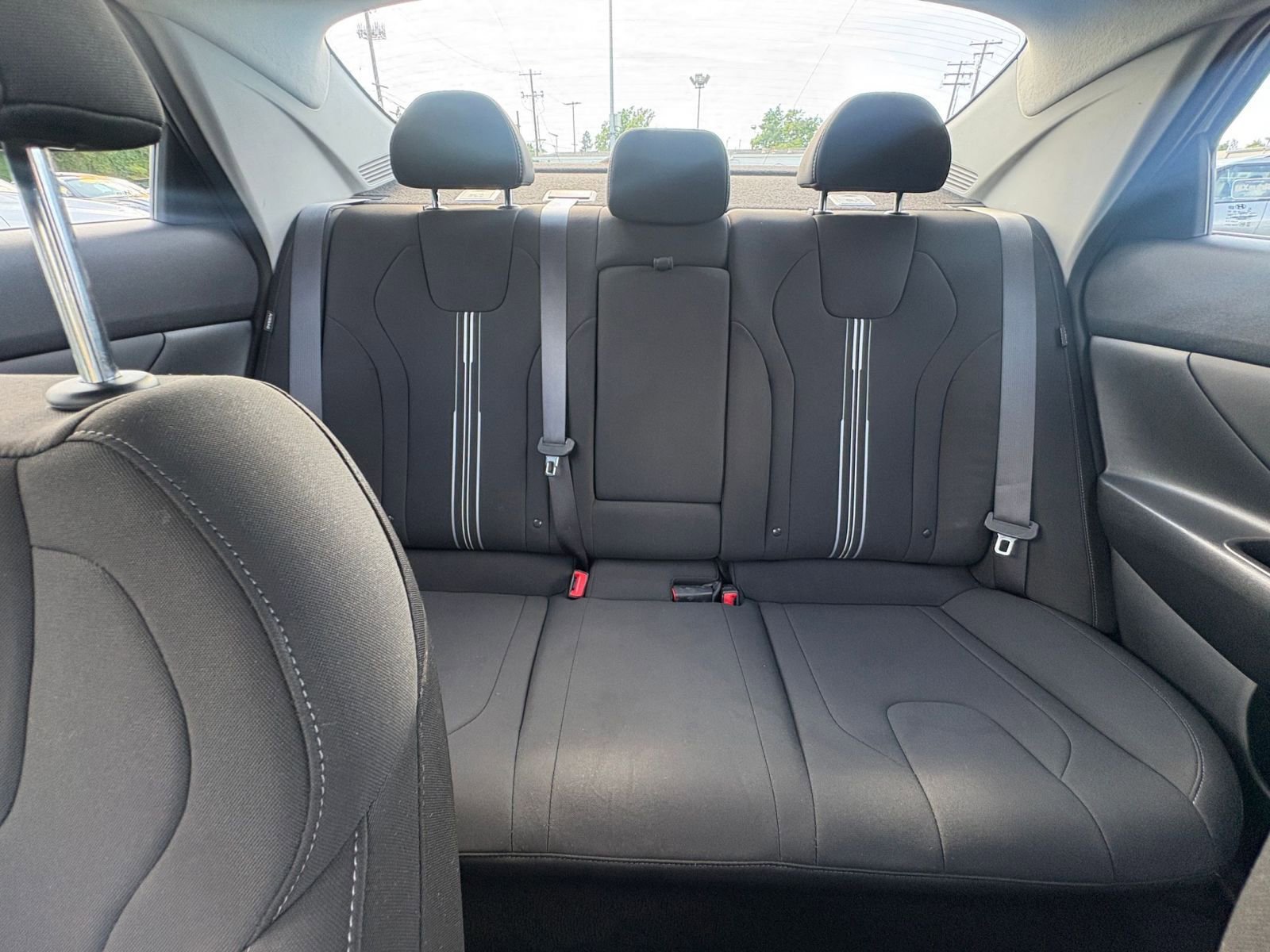 Used 2025 Hyundai Elantra SEL image 40