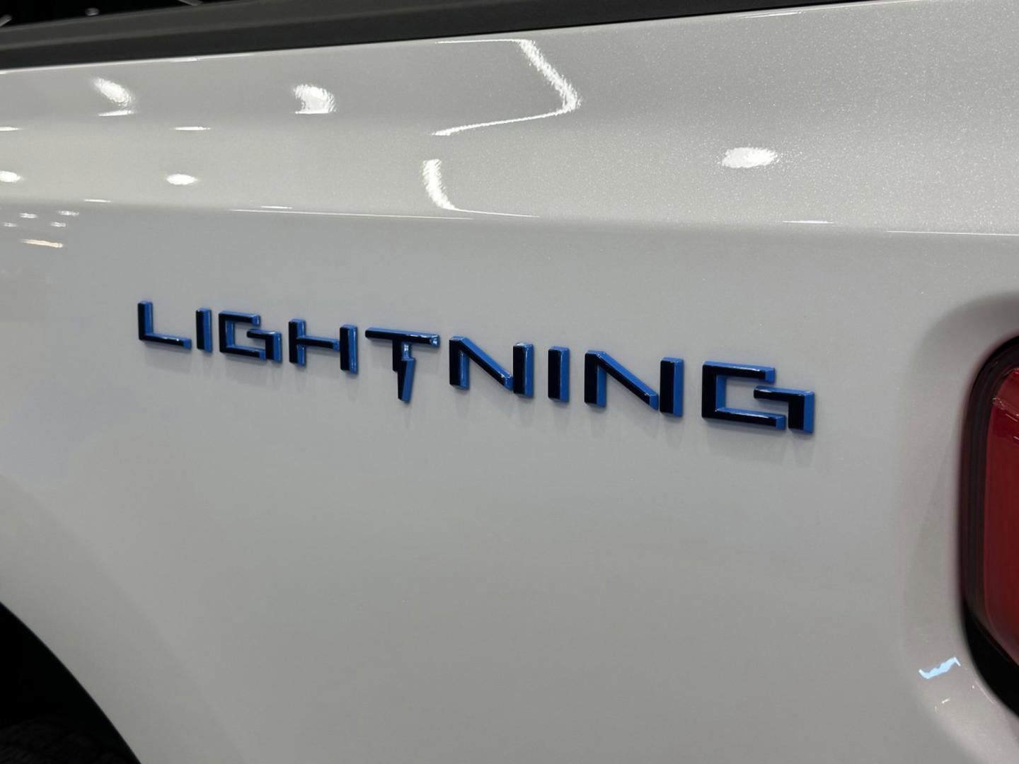 New 2023 Ford F150 Lightning Platinum AWD/4WD image 12