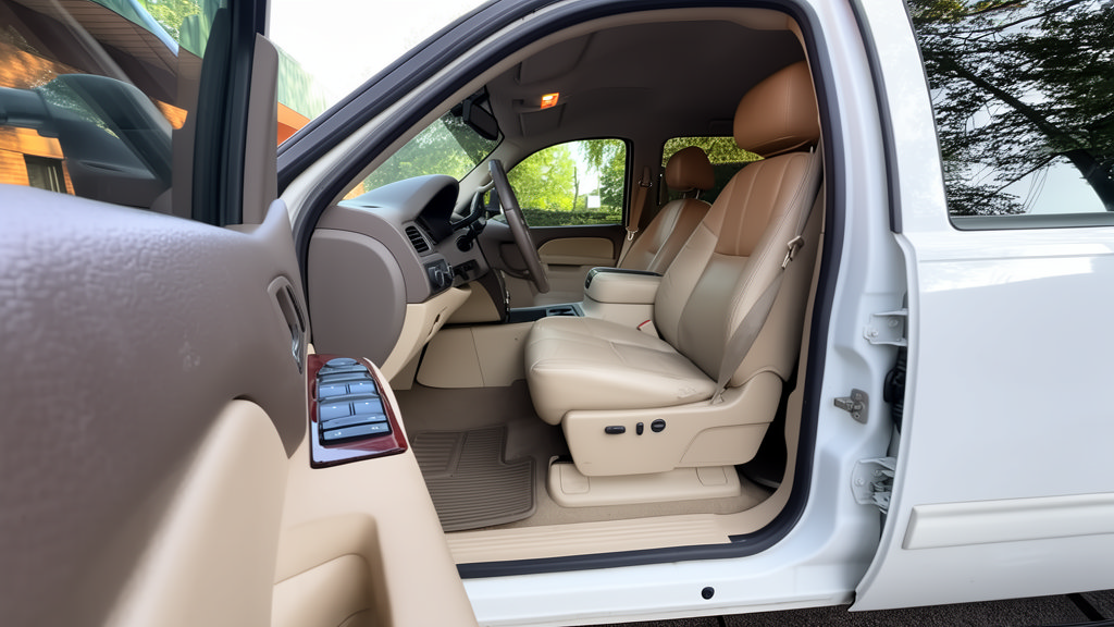 Used 2014 Chevrolet Silverado 2500 LTZ w/ LTZ Plus Package AWD/4WD image 7
