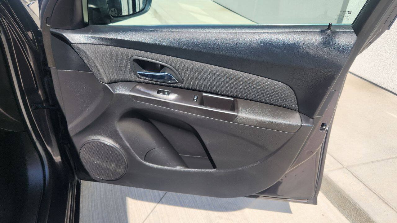 Used 2016 Chevrolet Cruze LTZ FWD image 18