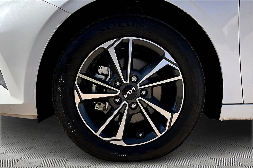 Used 2024 Kia Forte LXS w/ LXS Technology Package image 8