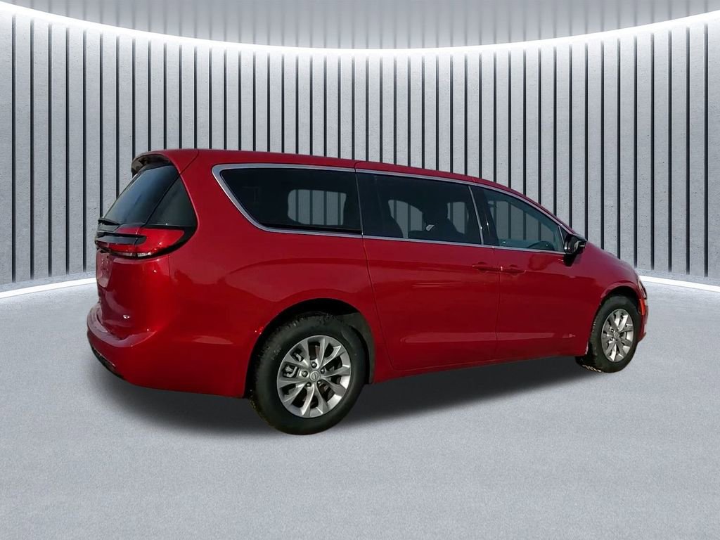 New 2026 Chrysler Pacifica Select image 9