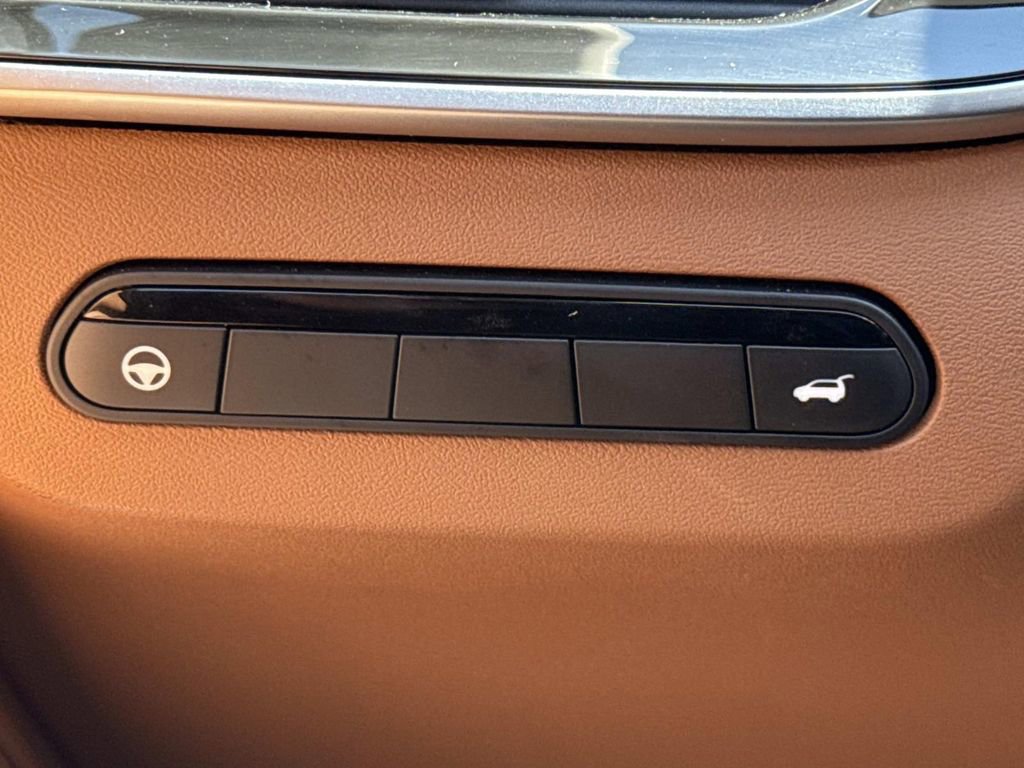 Used 2023 INFINITI QX60 Sensory w/ Cargo Package AWD/4WD image 13