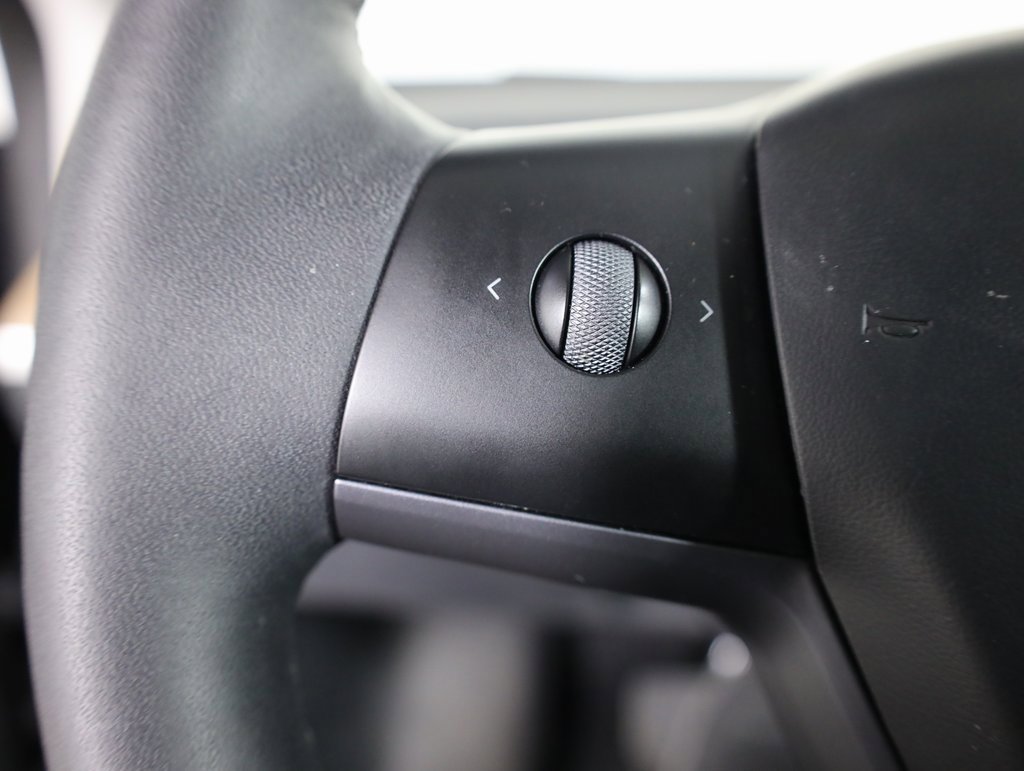 Used 2023 Tesla Model 3 Standard Range image 10