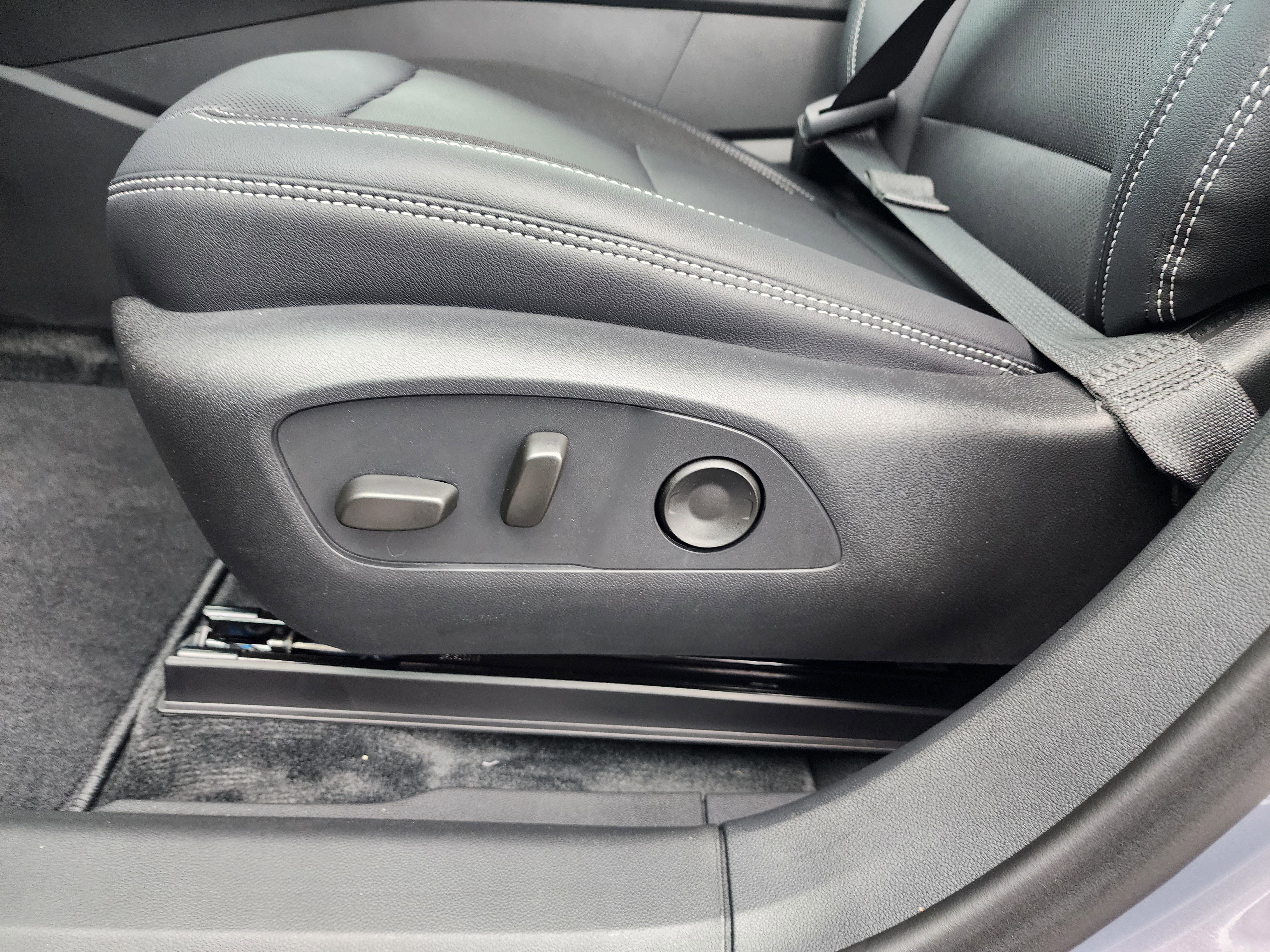 New 2026 Chevrolet Blazer EV LT image 24