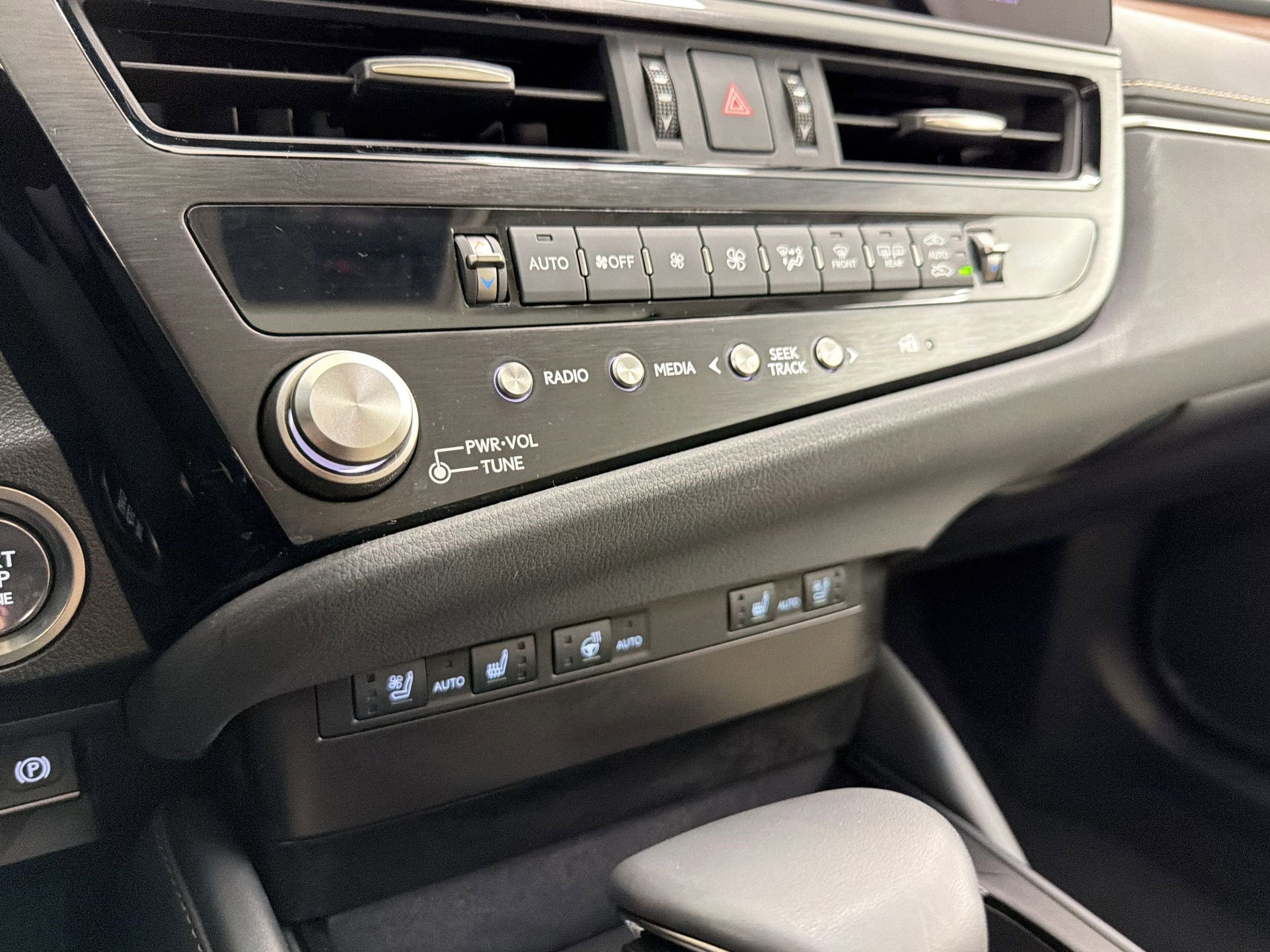 Certified 2024 Lexus ES 350 w/ Premium Package FWD image 32