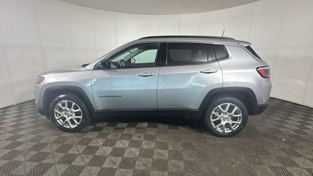 Used 2022 Jeep Compass Latitude AWD/4WD image 5