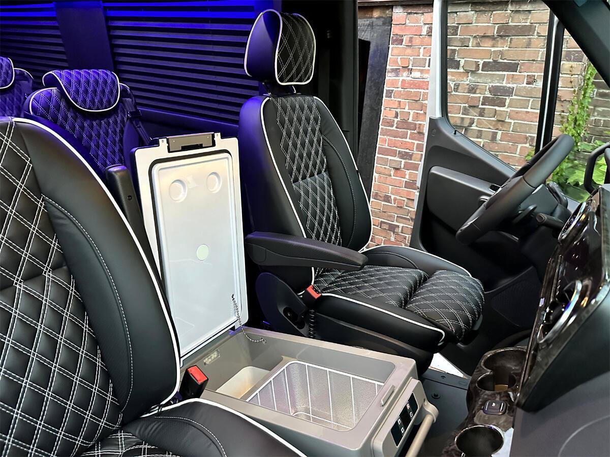 Used 2024 Mercedes-Benz Sprinter 3500 image 23