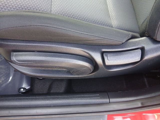 Certified 2025 Kia Soul LX w/ LX Technology Package FWD image 12