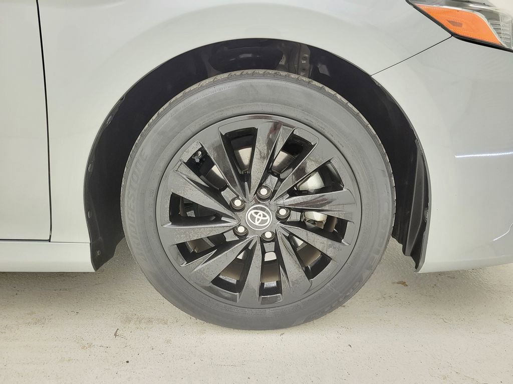 Used 2022 Toyota Camry LE image 20