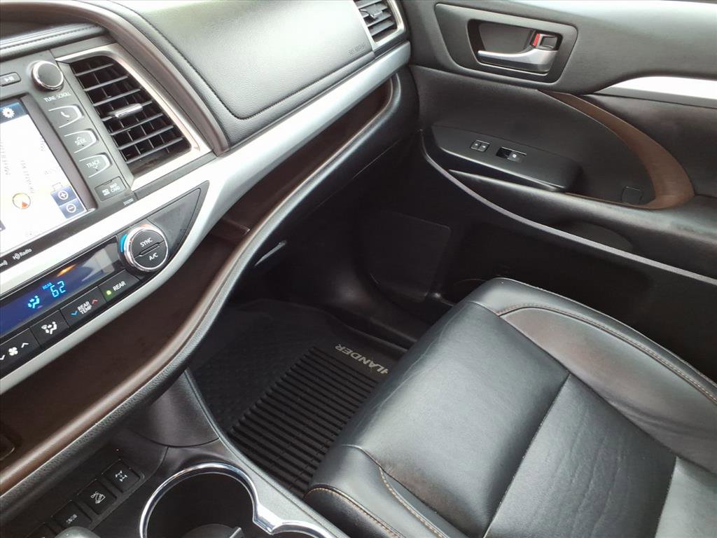 Used 2019 Toyota Highlander XLE image 36