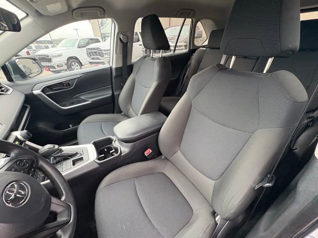 Used 2024 Toyota RAV4 LE AWD/4WD image 16