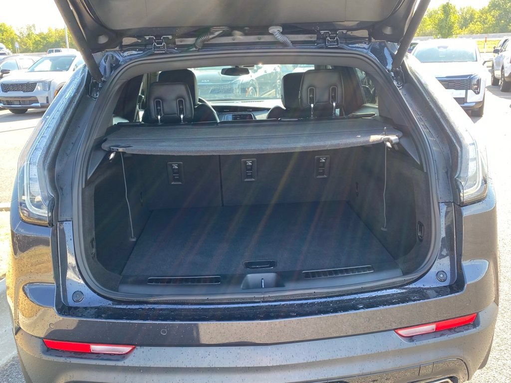 Used 2023 Cadillac XT4 Sport w/ Cold Weather Package FWD image 9