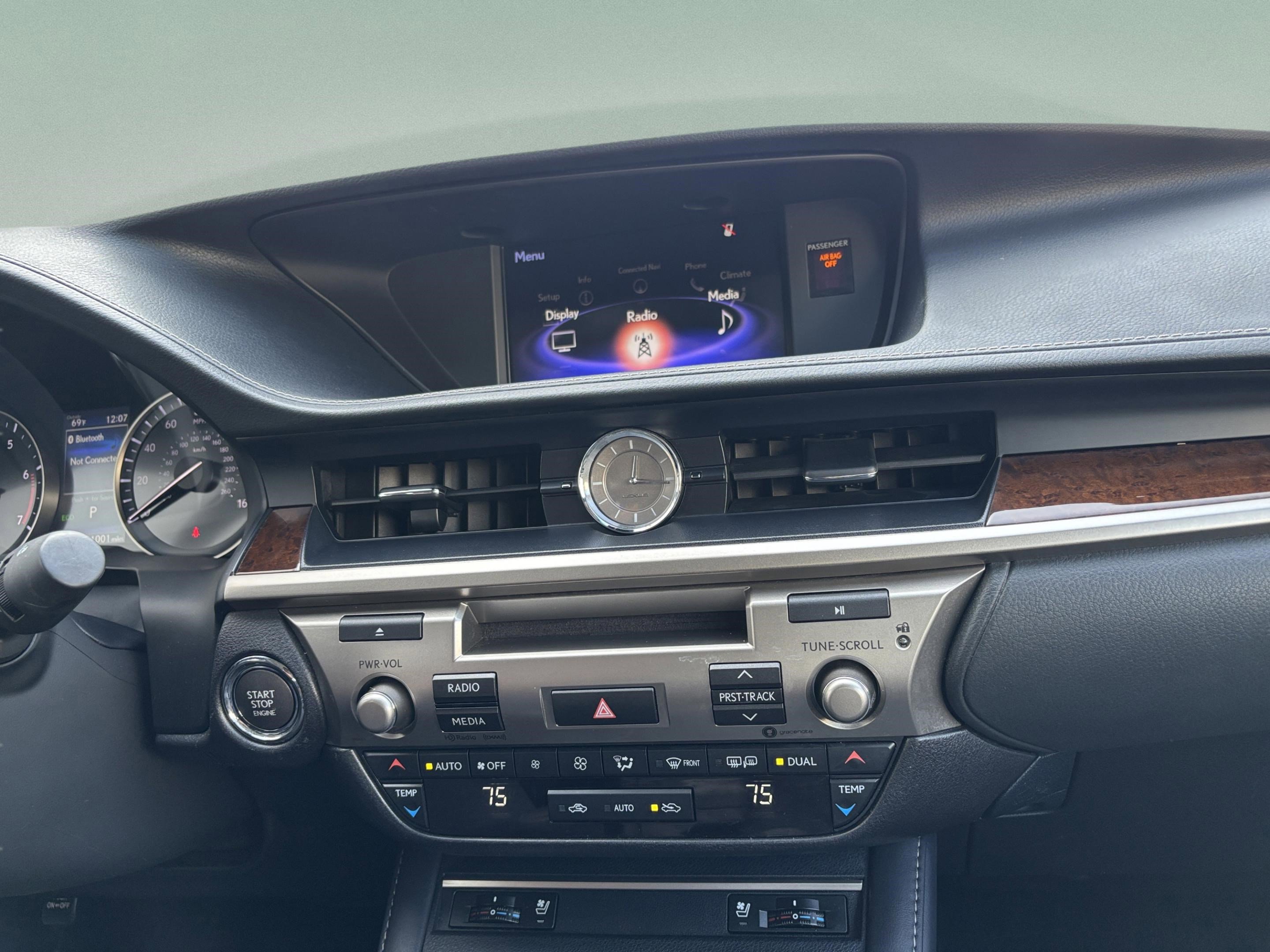 Used 2017 Lexus ES 350 w/ Premium Package image 21