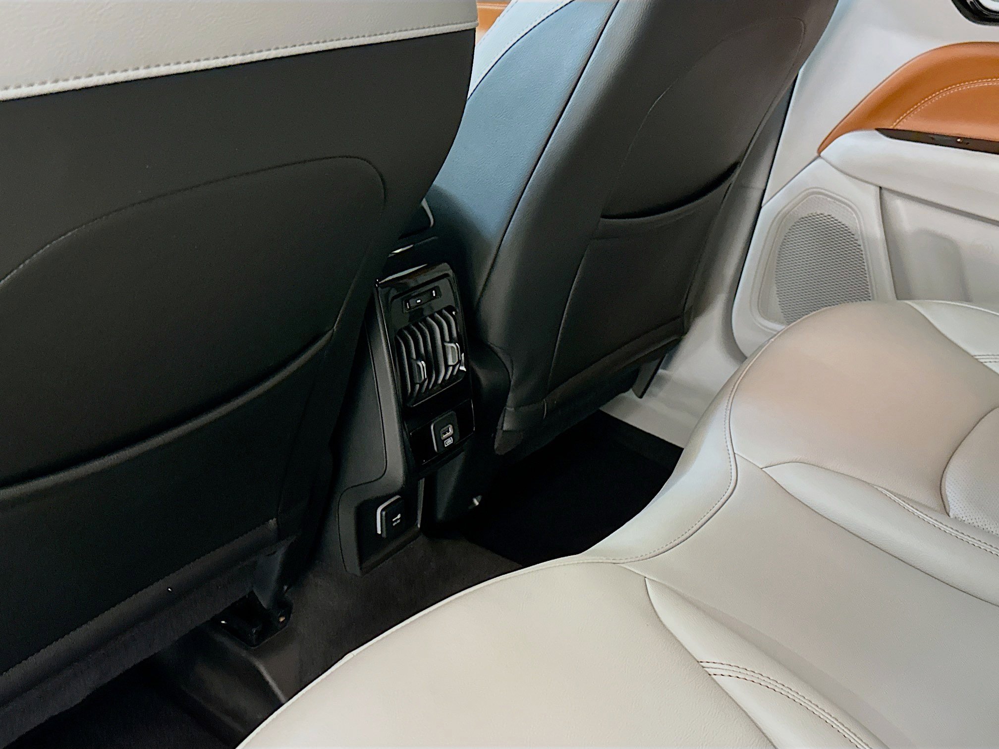 Used 2022 Jeep Compass Limited image 27