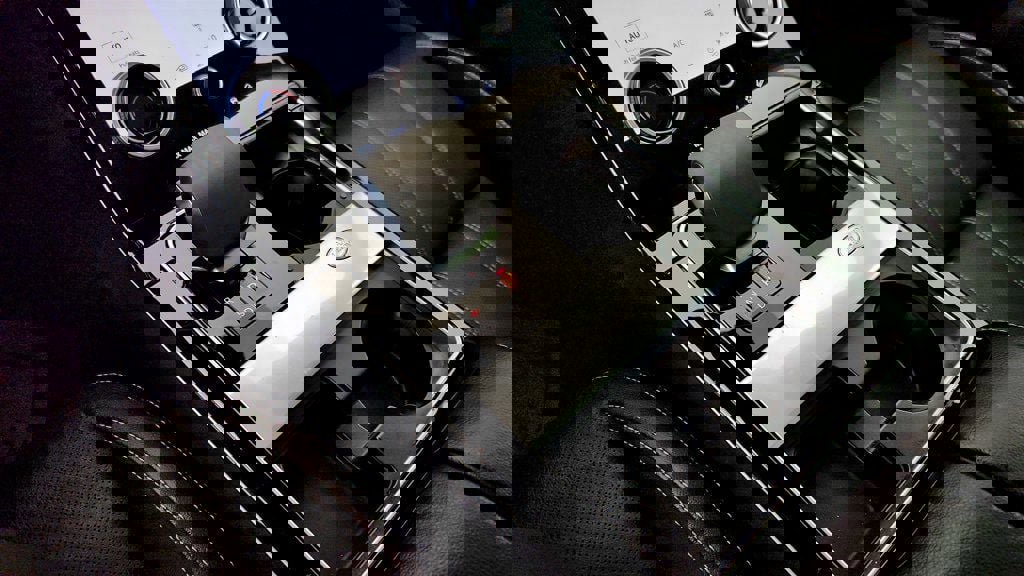 Used 2021 Land Rover Range Rover Velar S image 17