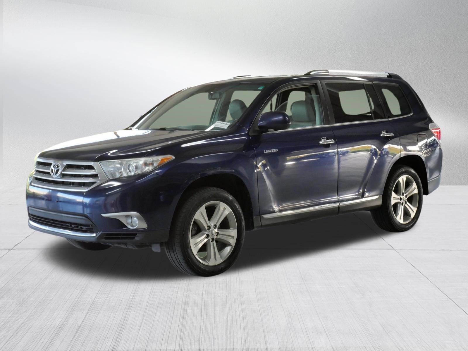 Used 2012 Toyota Highlander Limited w/ Tow Pkg AWD/4WD image 3