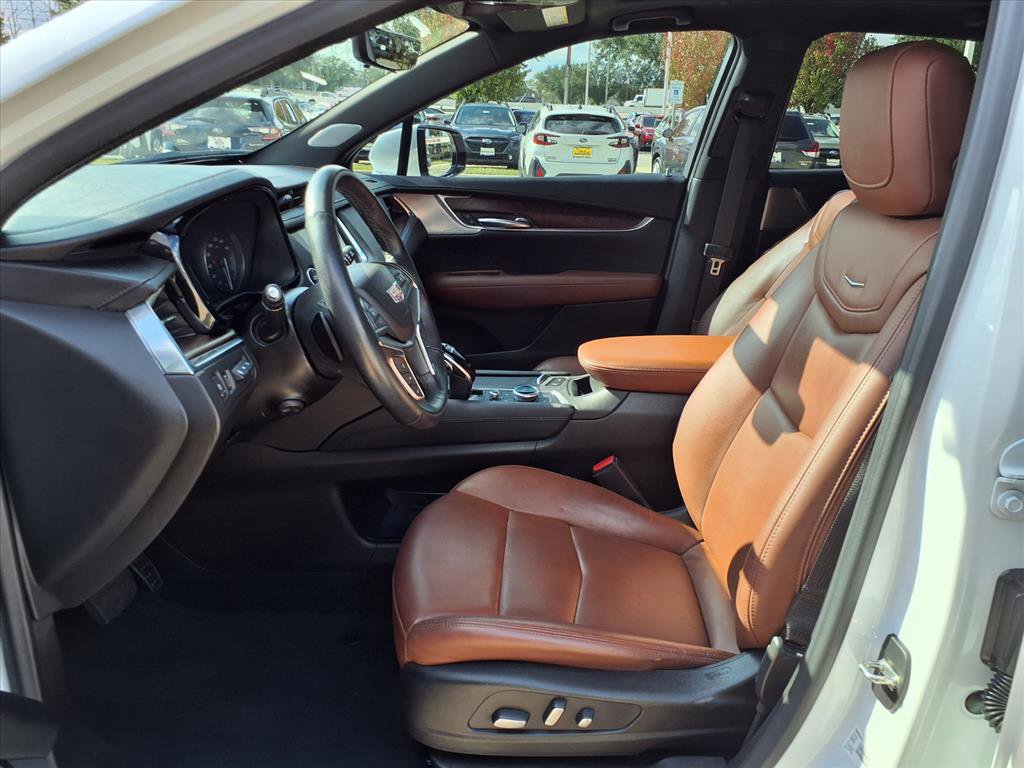 Used 2022 Cadillac XT5 Premium Luxury w/ Technology Package image 17