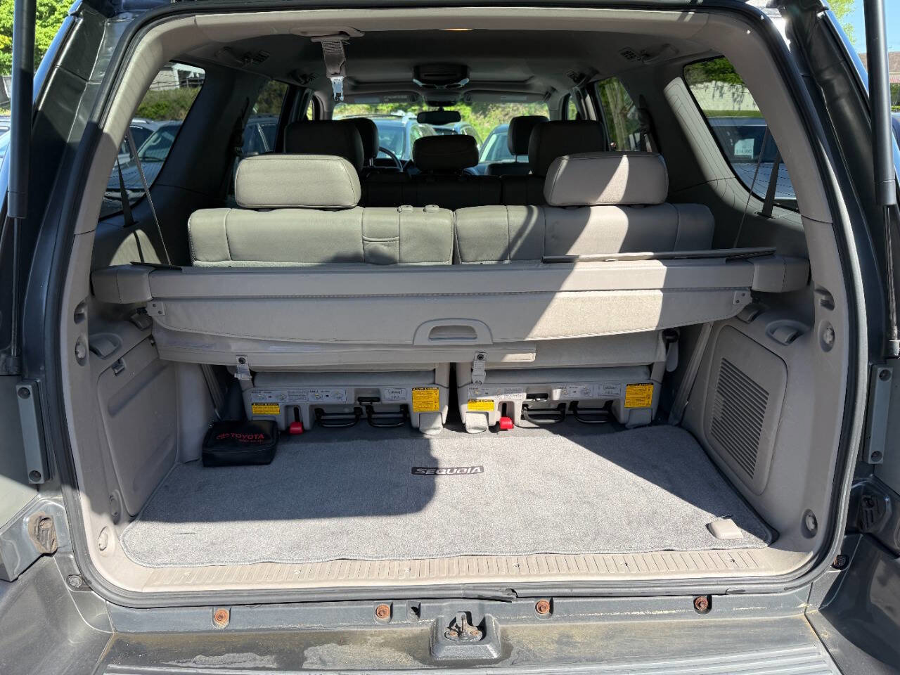 Used 2005 Toyota Sequoia SR5 AWD/4WD image 33