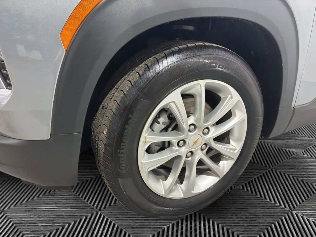 Used 2024 Chevrolet TrailBlazer LS w/ LS Convenience Package FWD image 8