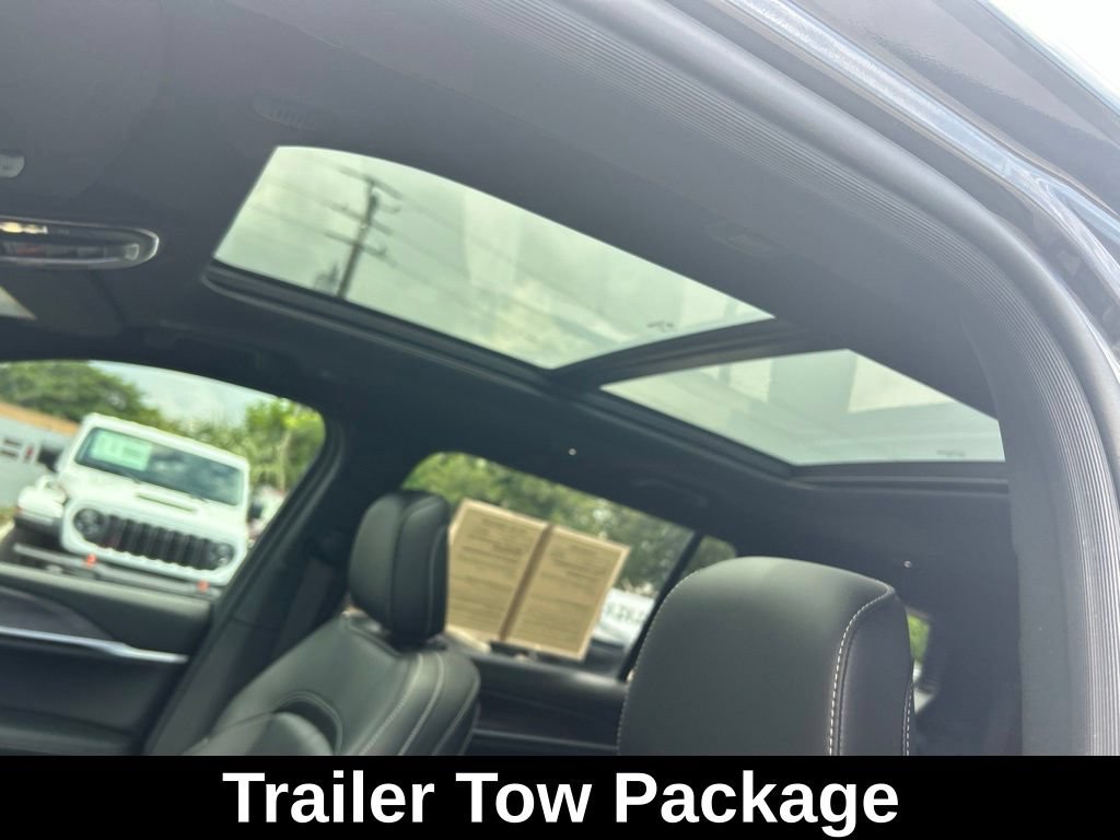 Certified 2025 Jeep Grand Cherokee L Limited w/ Trailer Tow Package AWD/4WD image 11