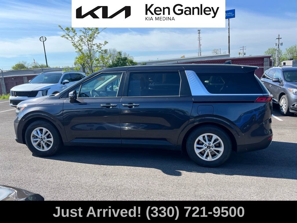 Used 2024 Kia Carnival LX FWD image 8