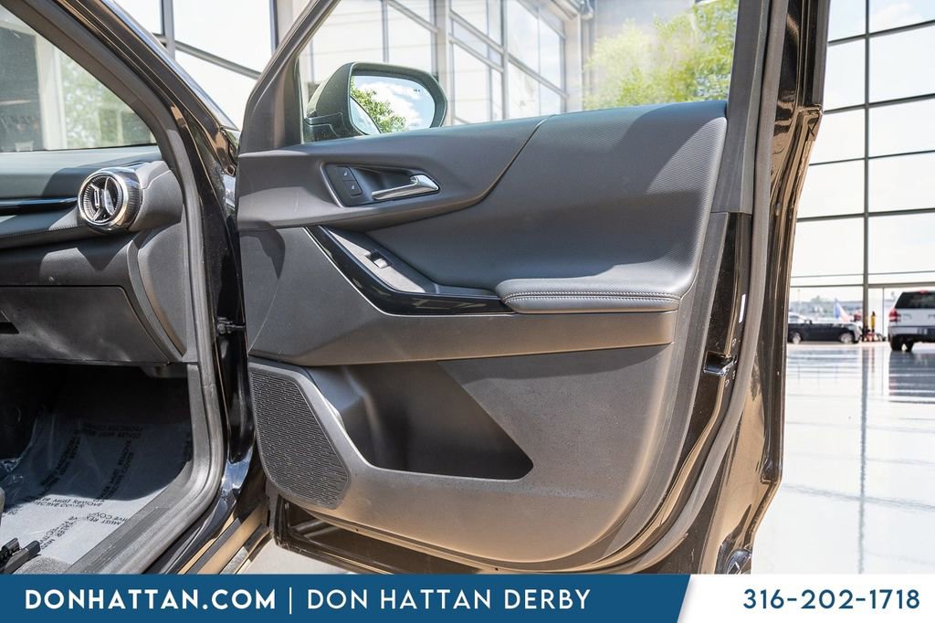 Used 2025 Chevrolet Equinox LT FWD image 23
