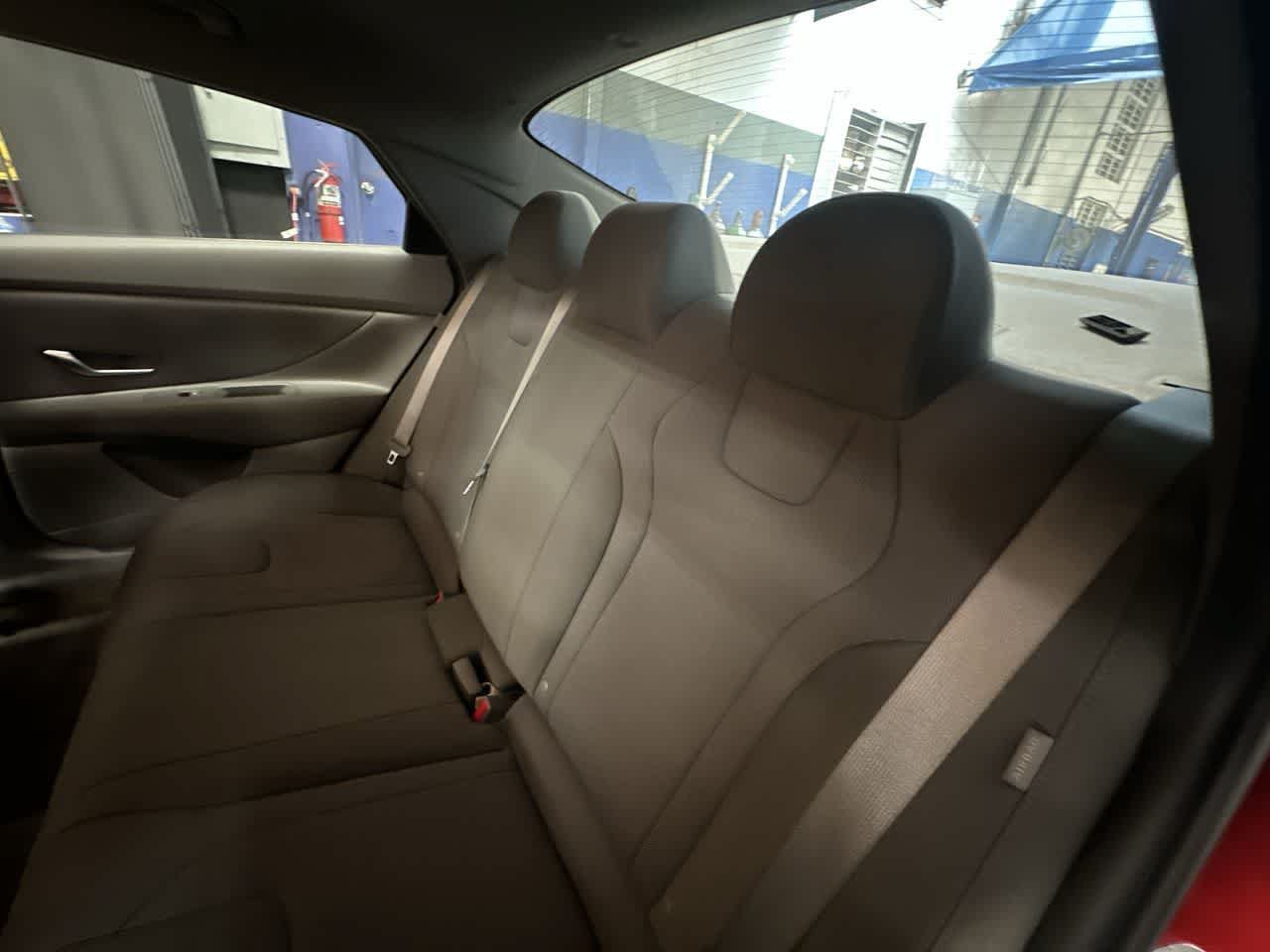 Used 2025 Hyundai Elantra SE FWD image 22