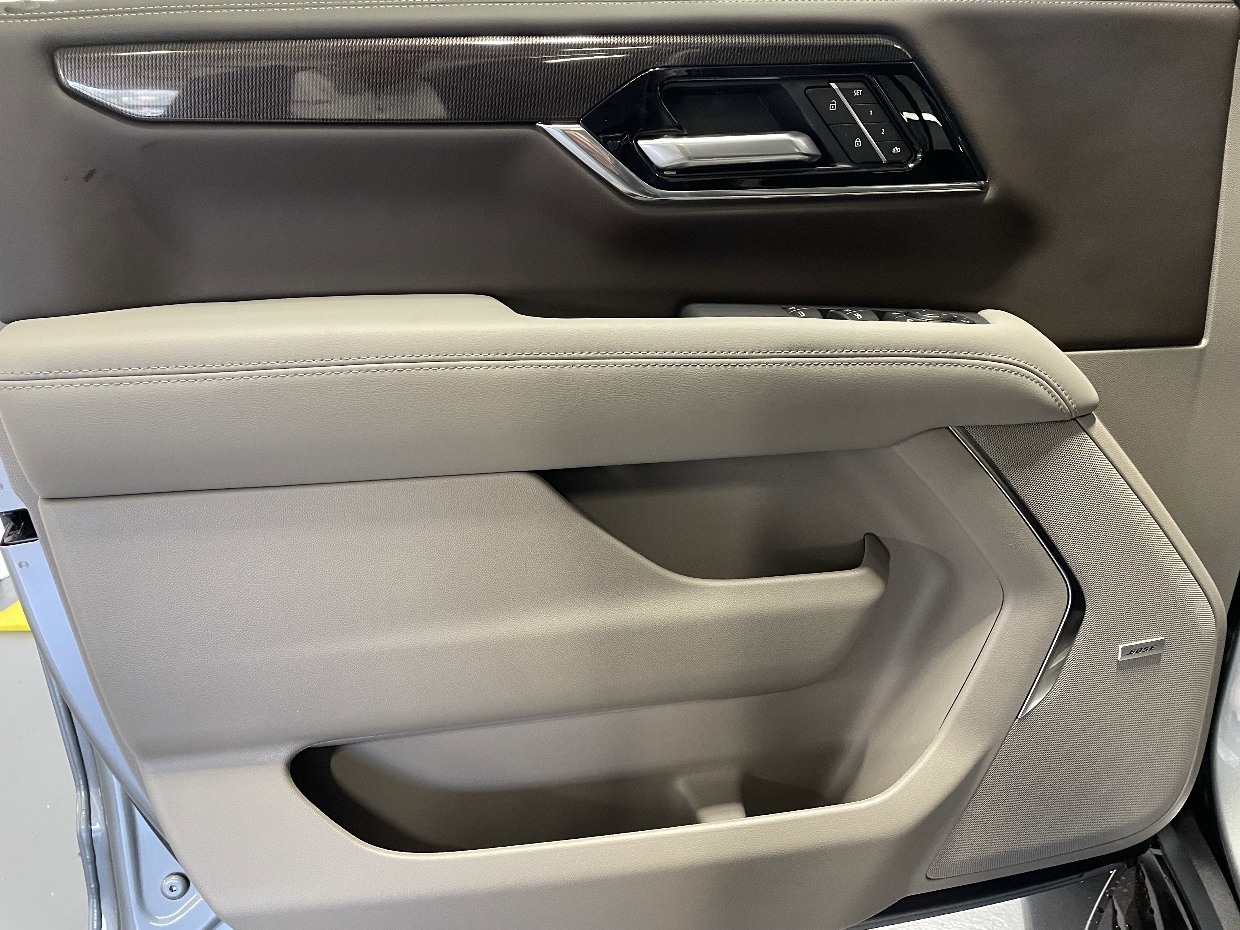 New 2026 GMC Yukon XL Elevation w/ Elevation Premium Package image 15