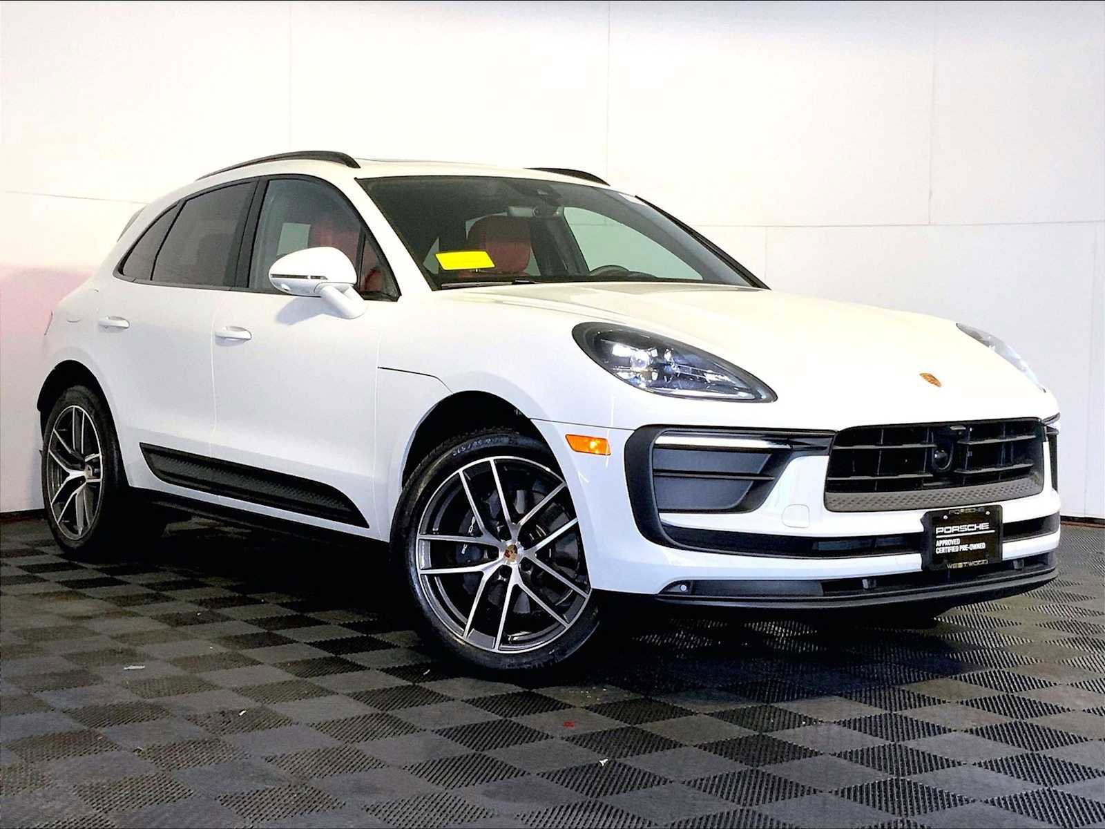 Certified 2026 Porsche Macan AWD/4WD image 9