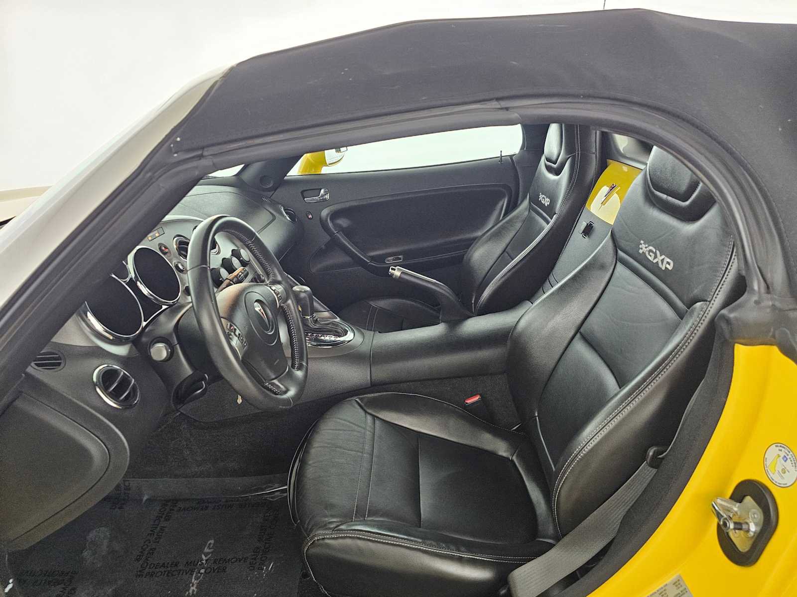Used 2008 Pontiac Solstice GXP w/ Premium Package image 15