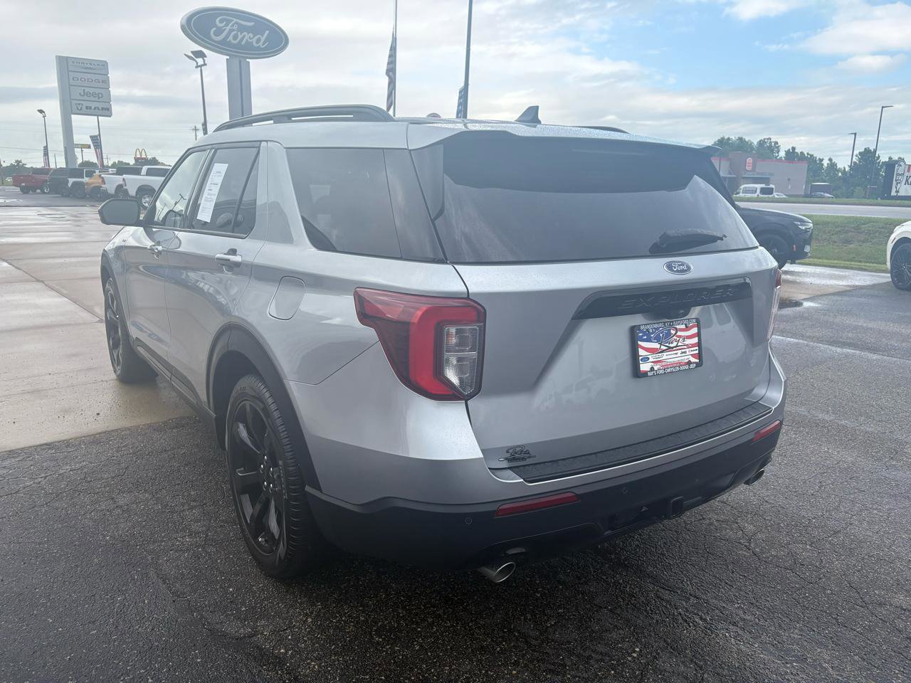 Certified 2023 Ford Explorer ST-Line w/ Class IV Trailer Tow Package RWD image 5