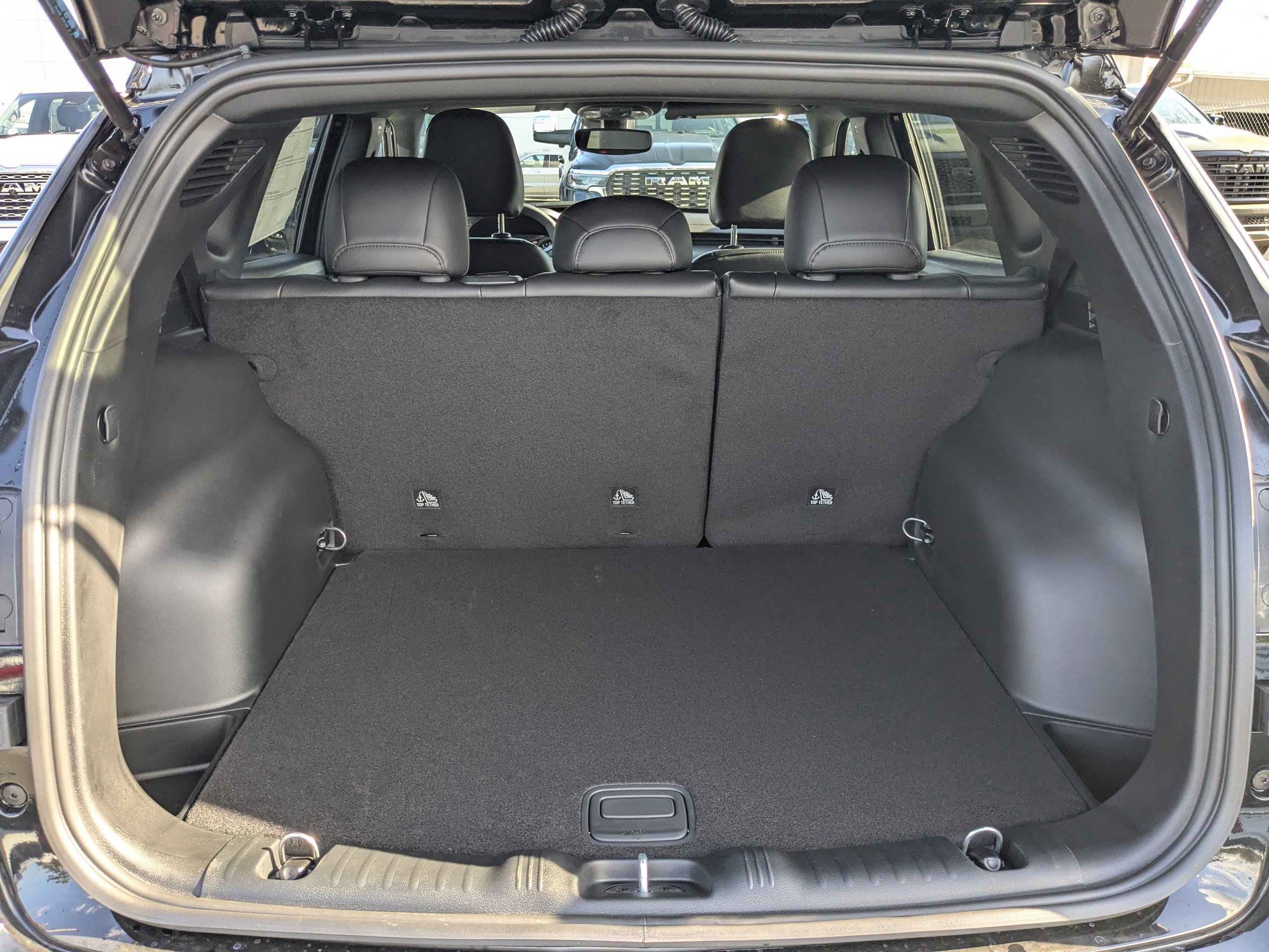 New 2026 Jeep Compass Latitude image 12