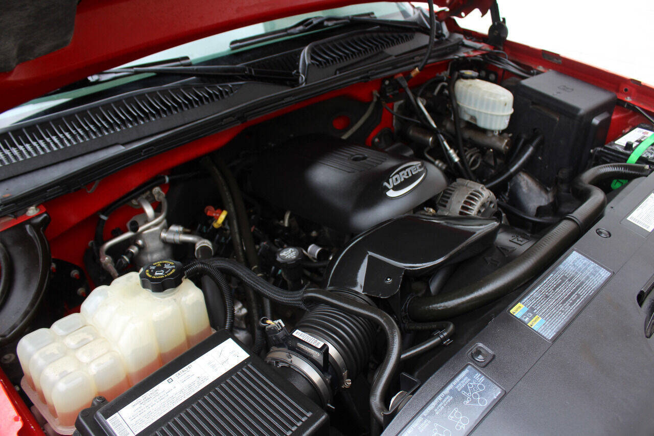 Used 2005 Chevrolet Silverado 3500 4x4 Regular Cab image 25