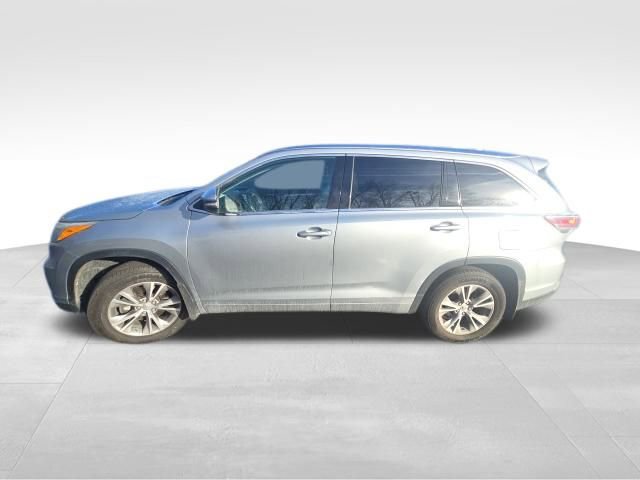 Used 2015 Toyota Highlander XLE image 3