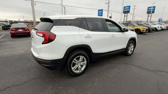 Used 2023 GMC Terrain SLE image 8