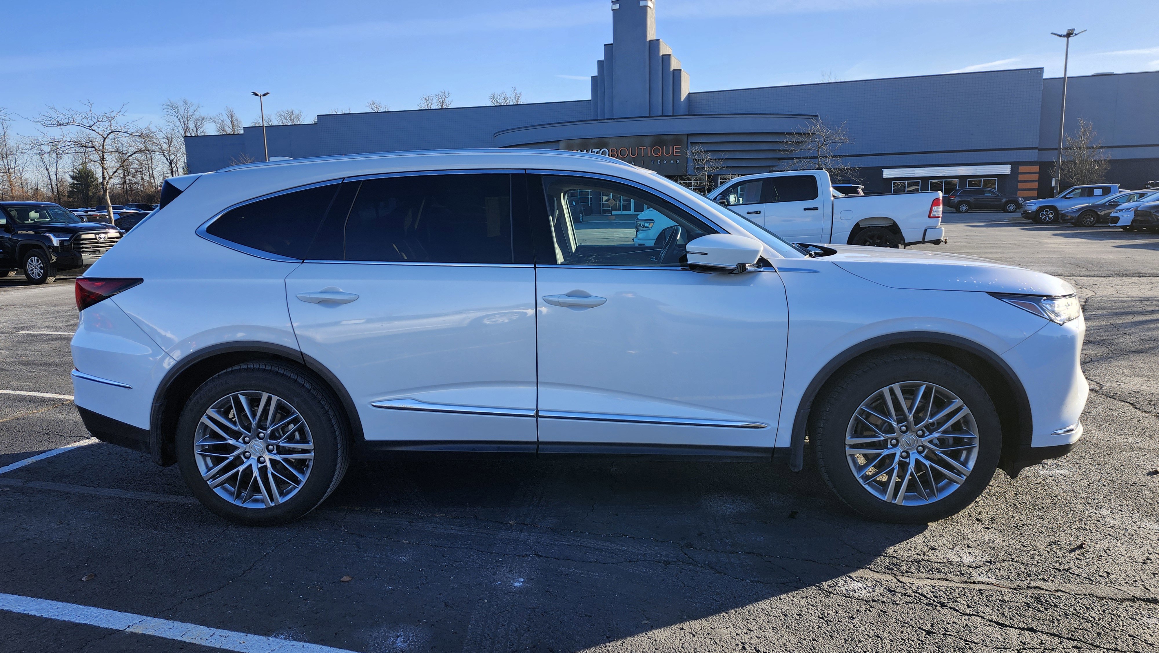 Used 2024 Acura MDX SH-AWD w/ Advance Package image 21