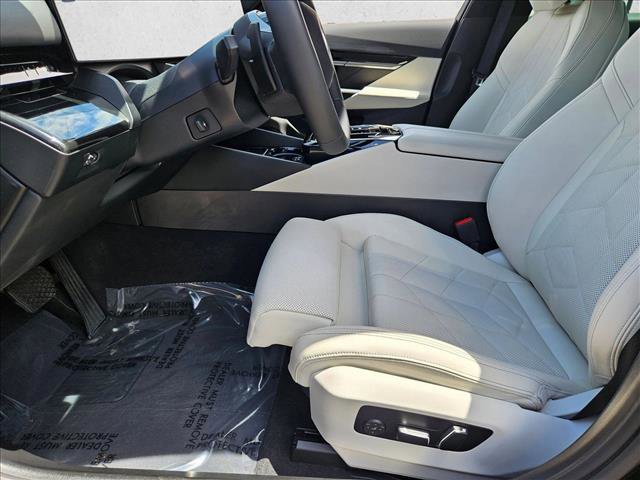 Used 2024 BMW 530i w/ Premium Package RWD image 15