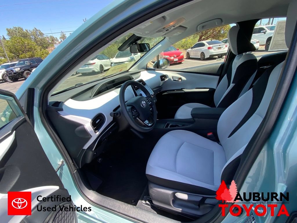 Certified 2022 Toyota Prius L Eco FWD image 30