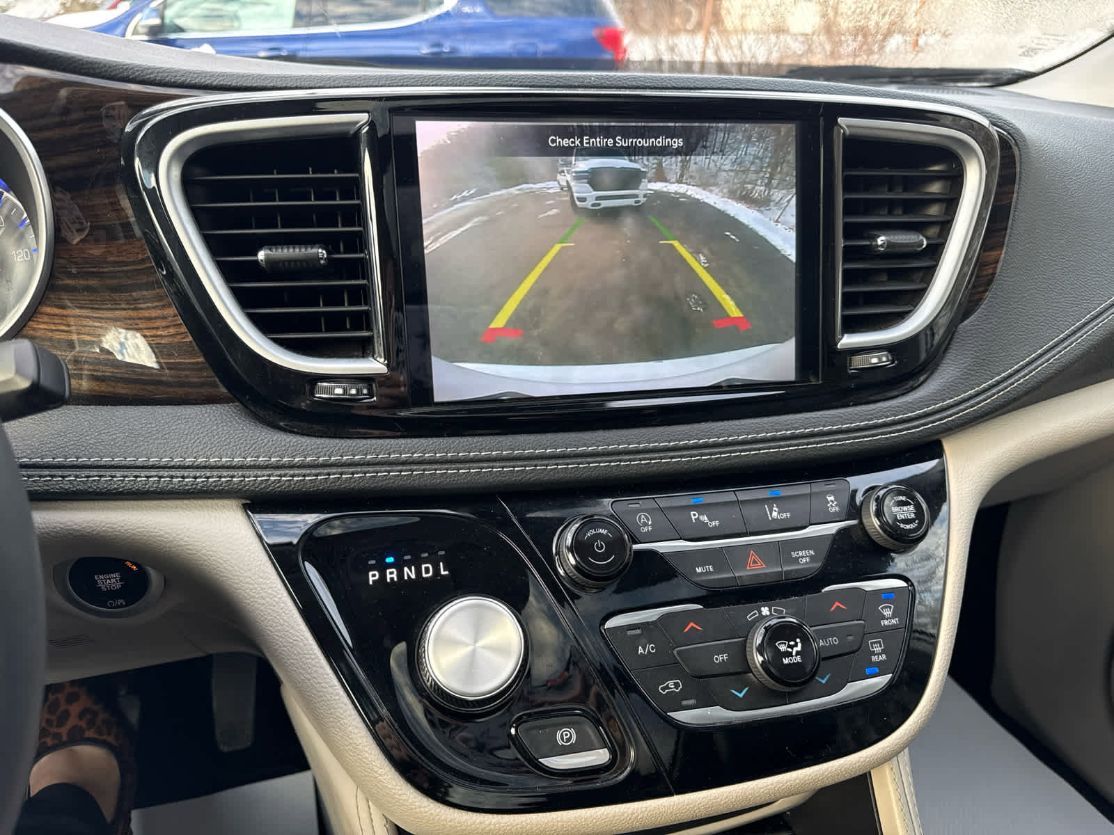 Used 2024 Chrysler Pacifica Limited image 19