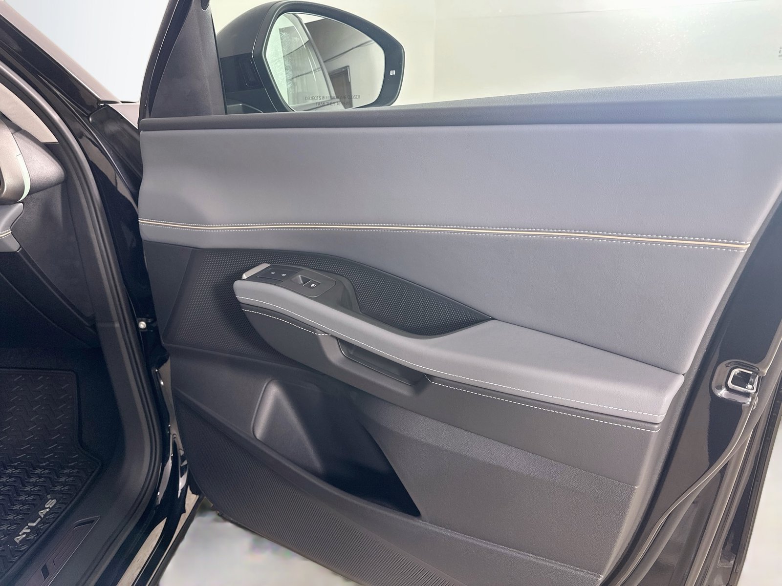 New 2027 Volkswagen Atlas SE AWD/4WD image 44