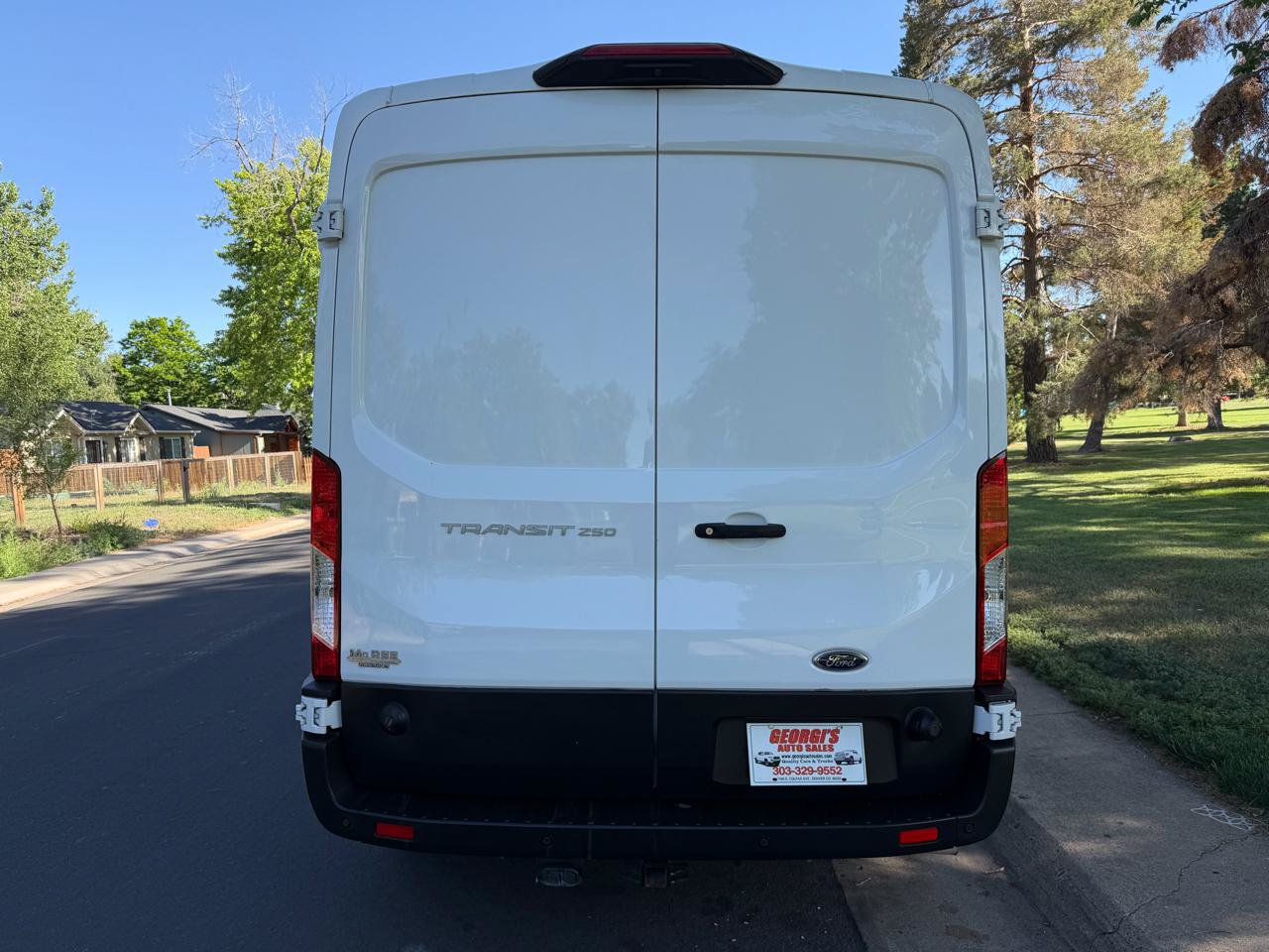 Used 2023 Ford Transit 250 Medium Roof w/ Load Area Protection Package RWD image 4